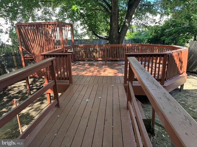 900 NADINE CT, Landover, MD 20785
