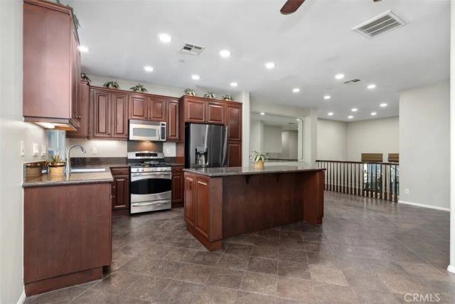 2056 Owens, Fullerton, CA 92833