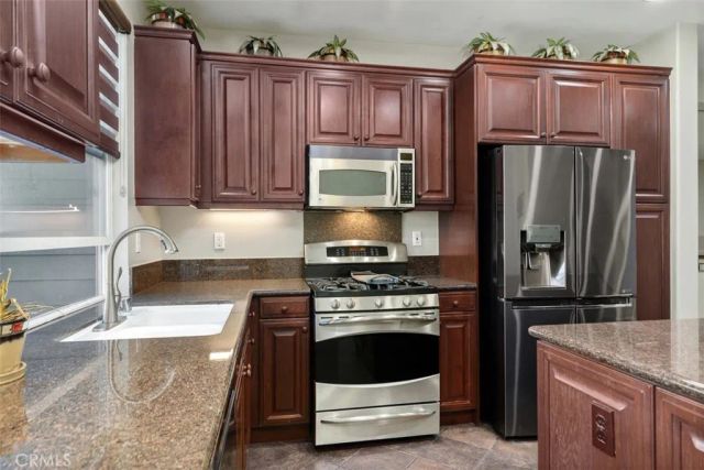 2056 Owens, Fullerton, CA 92833