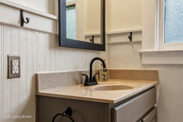 1753 Shady Ln, Louisville, KY 40205