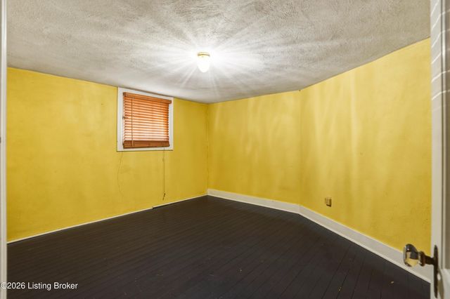 1753 Shady Ln, Louisville, KY 40205