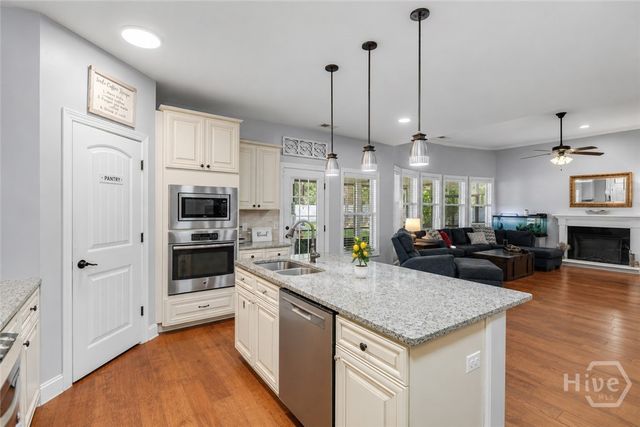 214 Cypress Lakes Drive, Bloomingdale, GA 31302