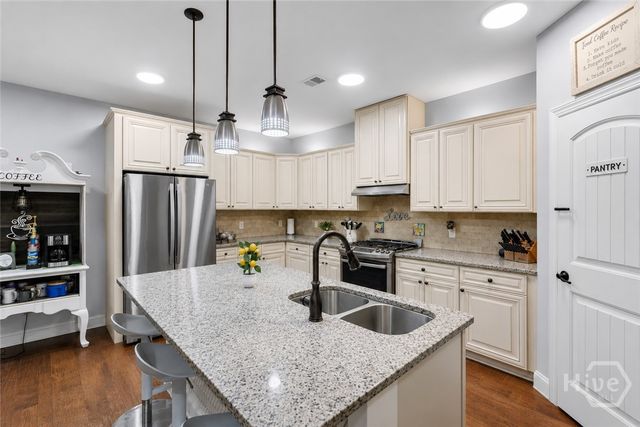 214 Cypress Lakes Drive, Bloomingdale, GA 31302