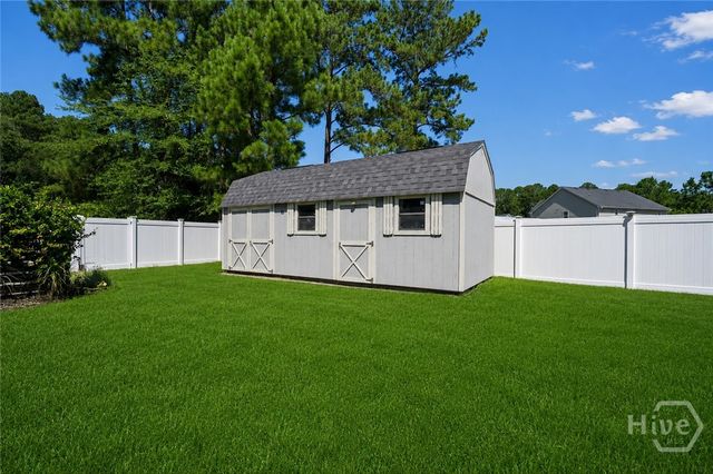 214 Cypress Lakes Drive, Bloomingdale, GA 31302