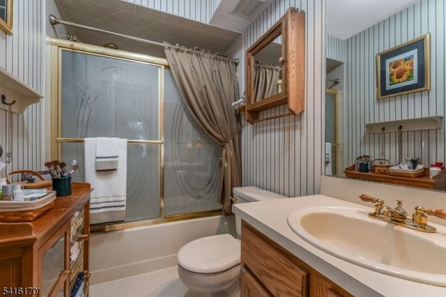 183 Milkweed Ct, Readington Twp., NJ 08887