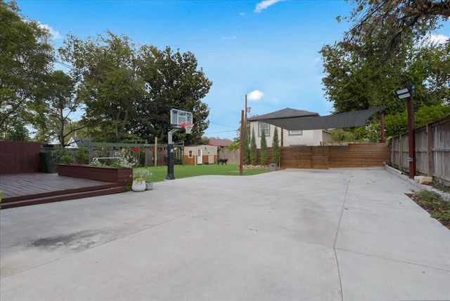 1215 S Owasso Avenue, Tulsa, OK 74120