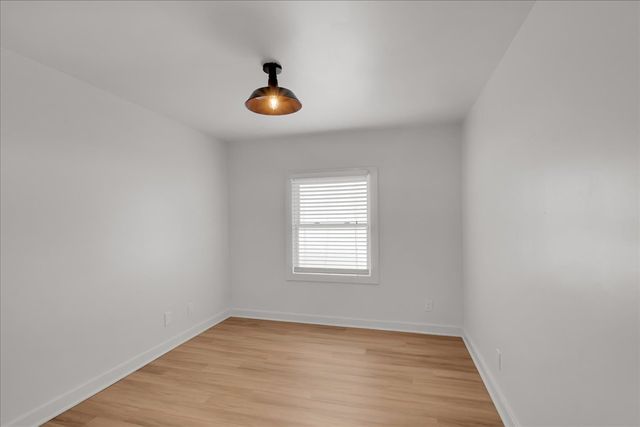 1215 S Owasso Avenue, Tulsa, OK 74120