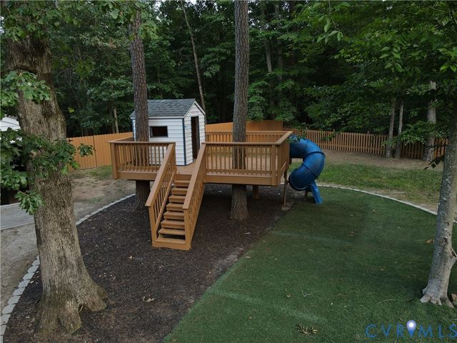 10984 Elmont Woods Dr, Hanover, VA 23059