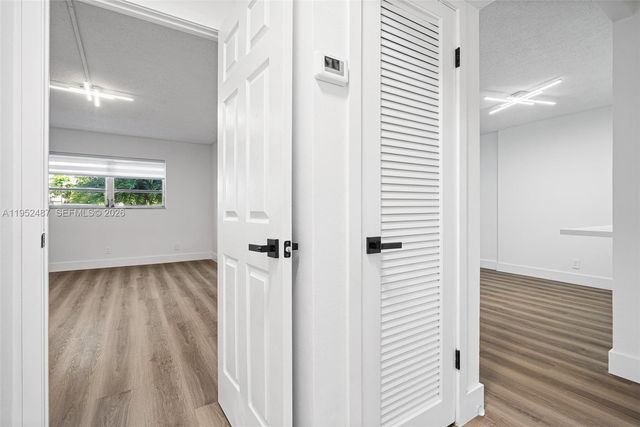 901 NE 14th Ave 205, Hallandale Beach, FL 33009