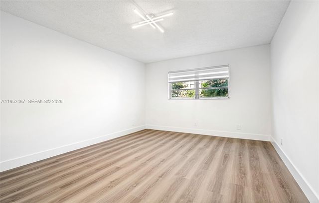 901 NE 14th Ave 205, Hallandale Beach, FL 33009