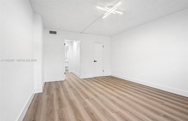 901 NE 14th Ave 205, Hallandale Beach, FL 33009