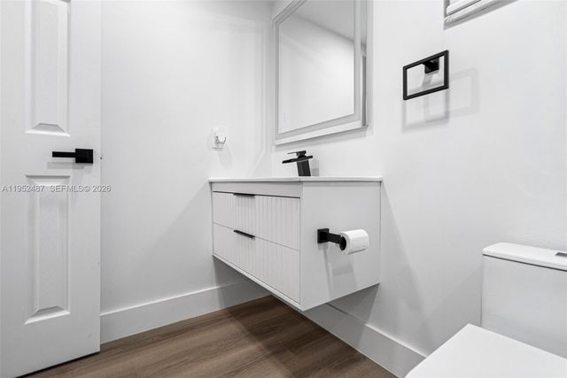 901 NE 14th Ave 205, Hallandale Beach, FL 33009