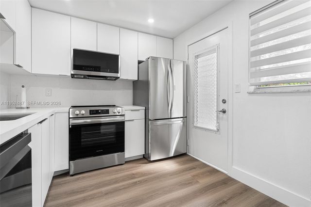 901 NE 14th Ave 205, Hallandale Beach, FL 33009