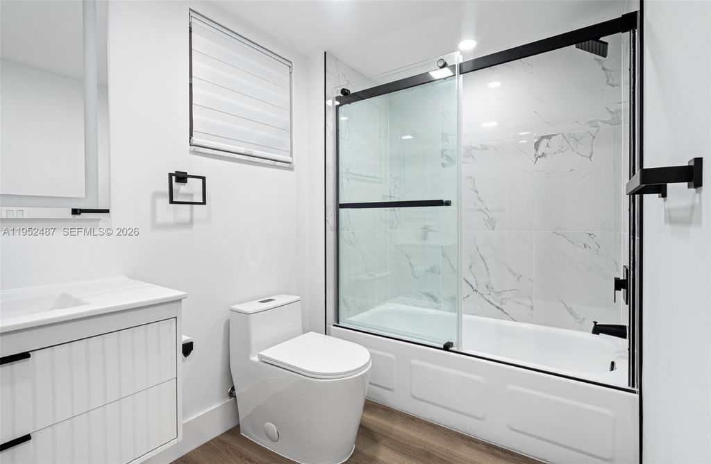 901 NE 14th Ave 205, Hallandale Beach, FL 33009