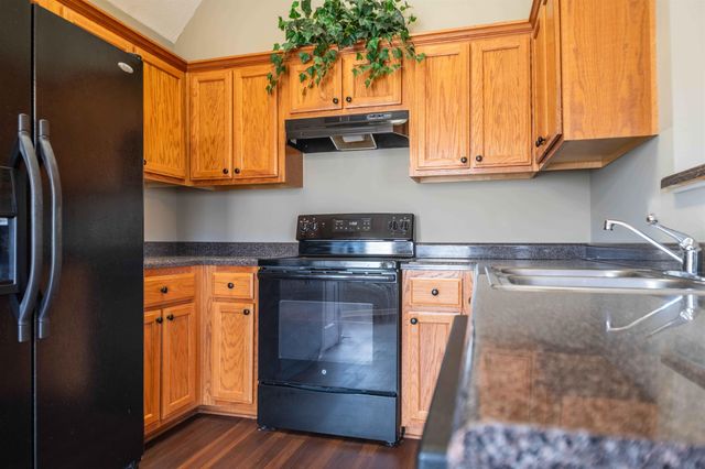 1202 LEMASA DR, Cordova, TN 38018