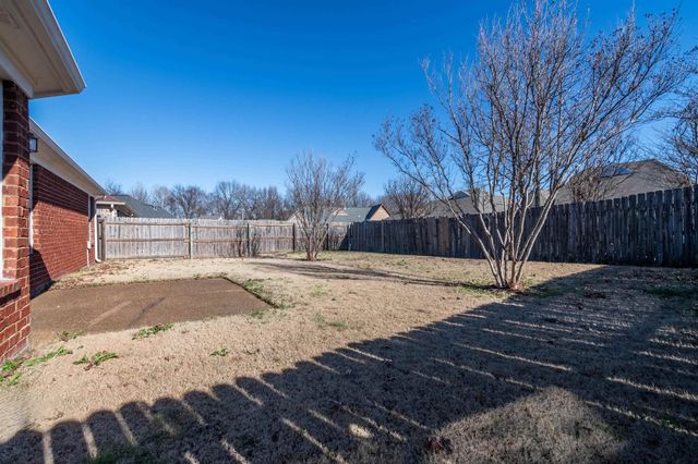 1202 LEMASA DR, Cordova, TN 38018