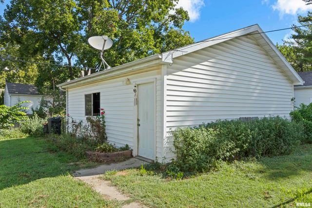 805 W FORREST HILL Avenue, Peoria, IL 61604