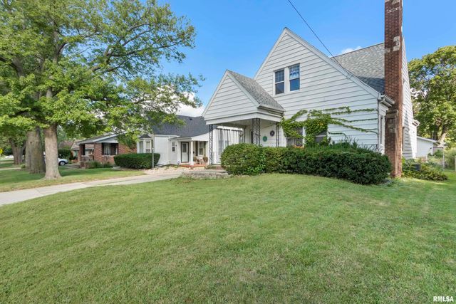 805 W FORREST HILL Avenue, Peoria, IL 61604