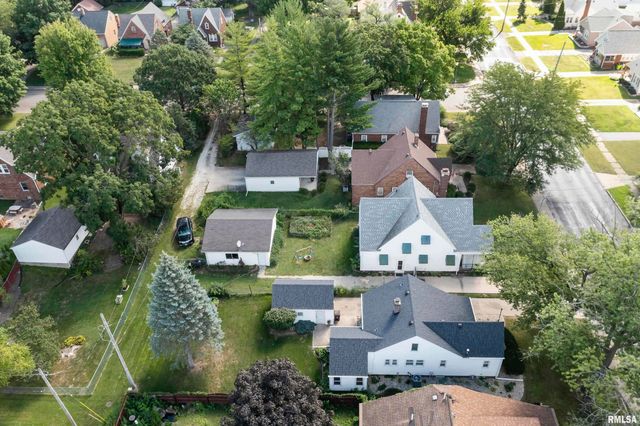 805 W FORREST HILL Avenue, Peoria, IL 61604