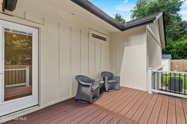 1709 Hawthorne Road, Wilmington, NC 28403