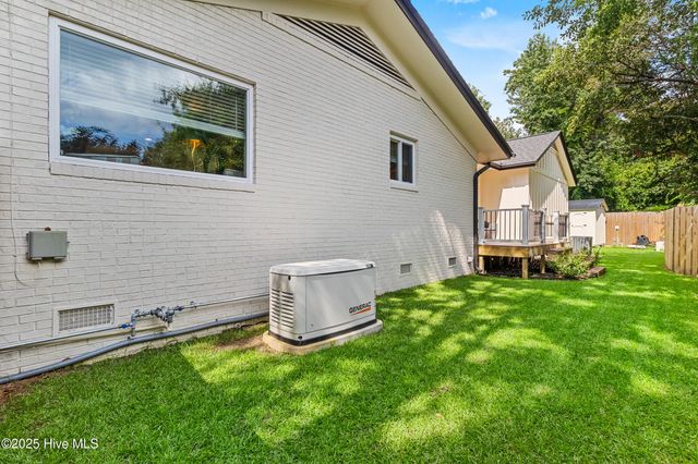 1709 Hawthorne Road, Wilmington, NC 28403