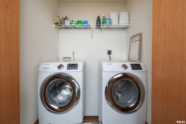 1729 Jenna Drive, Davenport, IA 52804