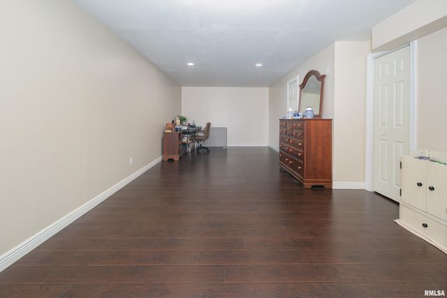 1729 Jenna Drive, Davenport, IA 52804