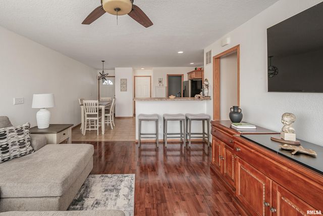 1729 Jenna Drive, Davenport, IA 52804