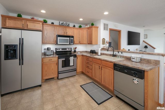 1729 Jenna Drive, Davenport, IA 52804