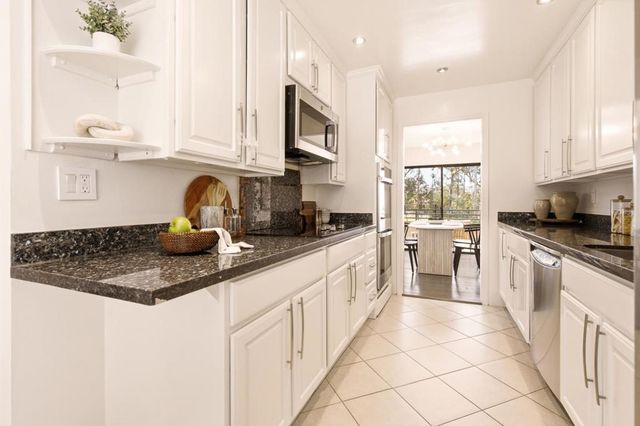 39 Appian Way C, South San Francisco, CA 94080