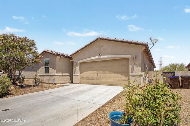 1032 W Calle Moa, Sahuarita, AZ 85629