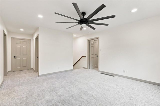 712 LINDBERG Drive, Council Bluffs, IA 51503
