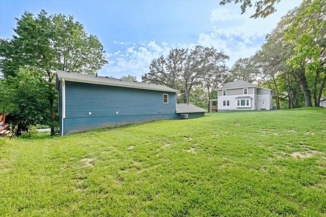 712 LINDBERG Drive, Council Bluffs, IA 51503