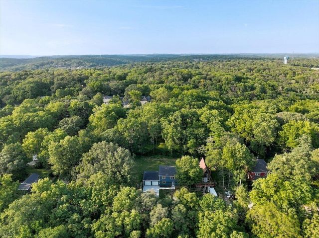 712 LINDBERG Drive, Council Bluffs, IA 51503