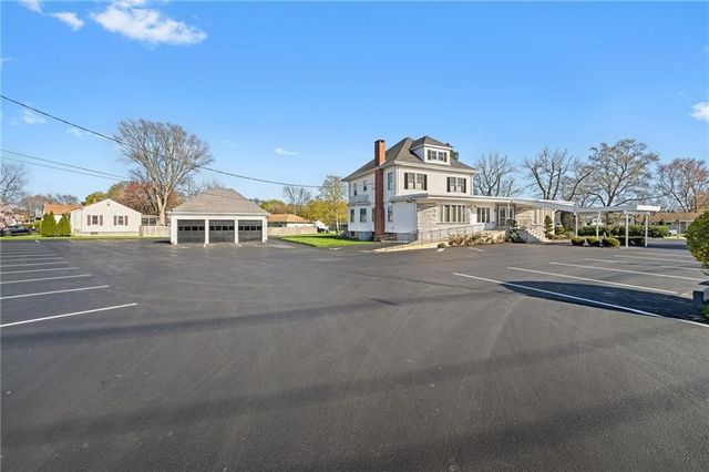 982 Warwick Avenue, Warwick, RI 02888