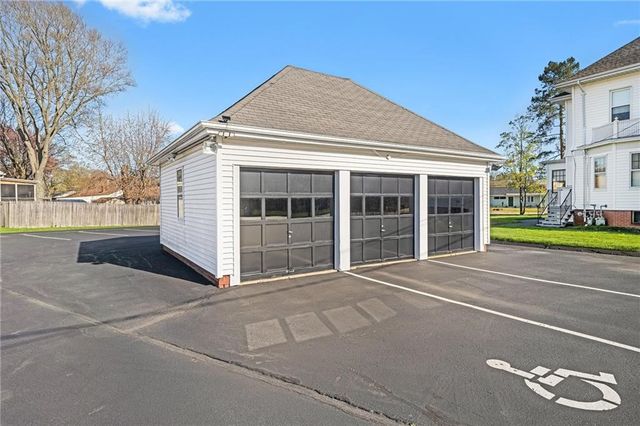 982 Warwick Avenue, Warwick, RI 02888