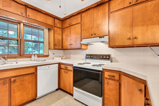 4510 E 25th St N, Wichita, KS 67220