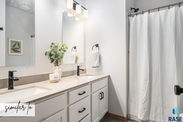 2401 E Jetty Pl Place, Sioux Falls, SD 57108