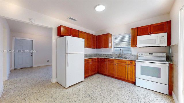 2436 NW 11th St 2436, Miami, FL 33125