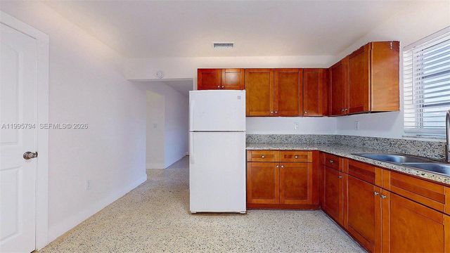 2436 NW 11th St 2436, Miami, FL 33125