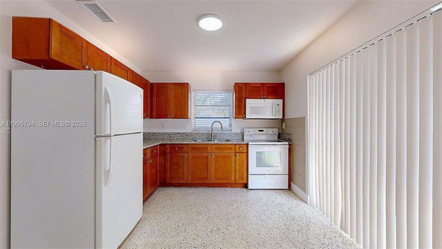 2436 NW 11th St 2436, Miami, FL 33125