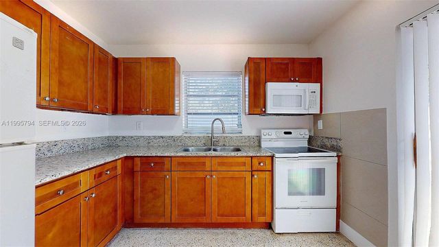 2436 NW 11th St 2436, Miami, FL 33125