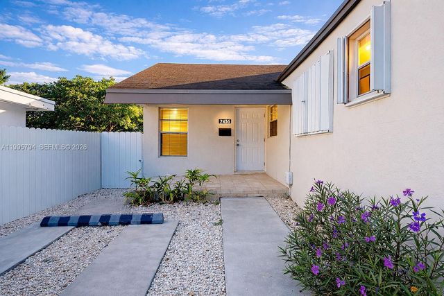 2436 NW 11th St 2436, Miami, FL 33125