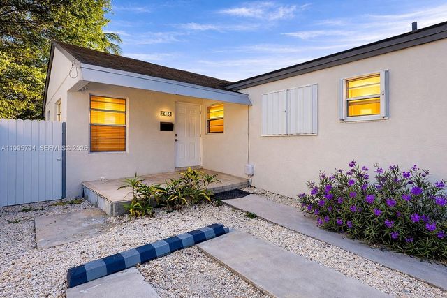 2436 NW 11th St 2436, Miami, FL 33125