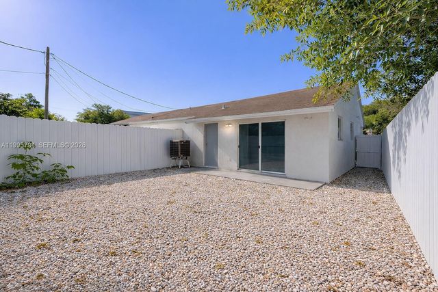 2436 NW 11th St 2436, Miami, FL 33125