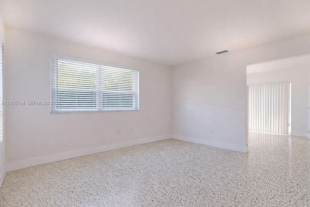 2436 NW 11th St 2436, Miami, FL 33125