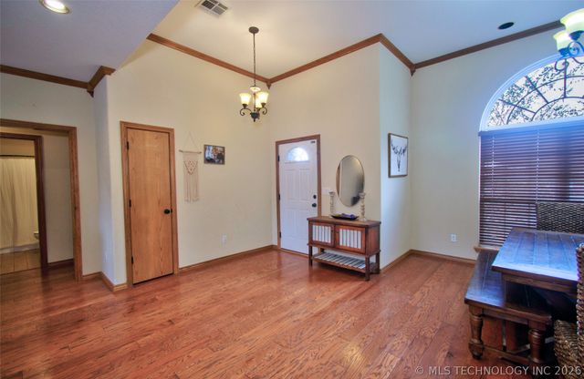 1129 Elizabeth Drive, Checotah, OK 74426