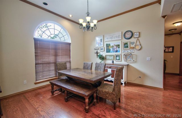 1129 Elizabeth Drive, Checotah, OK 74426