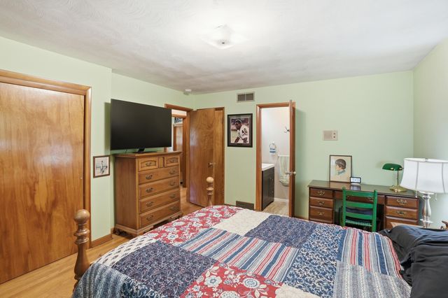 3770 E 34th Place, Hobart, IN 46342