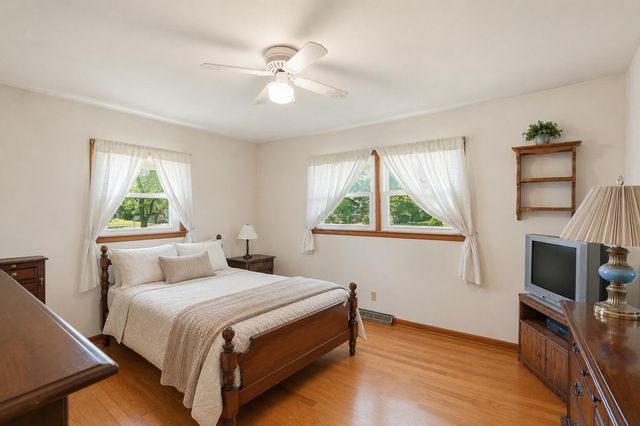 3770 E 34th Place, Hobart, IN 46342
